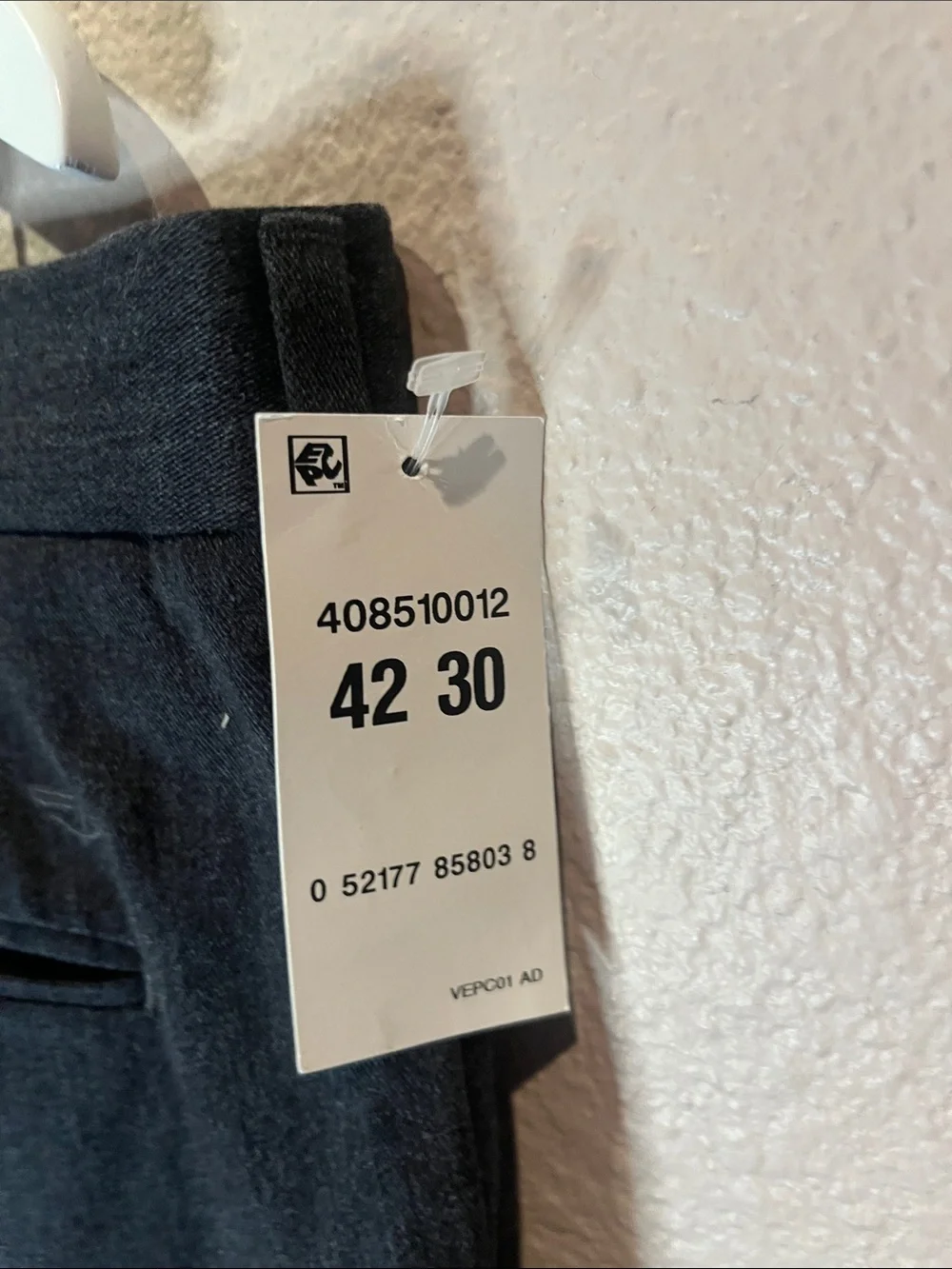 New Dockers Men’s Signature Khaki Gray Pants Size 42 x 30 Classic Fit NWT
